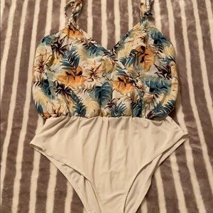 Floral Bodysuit Size M